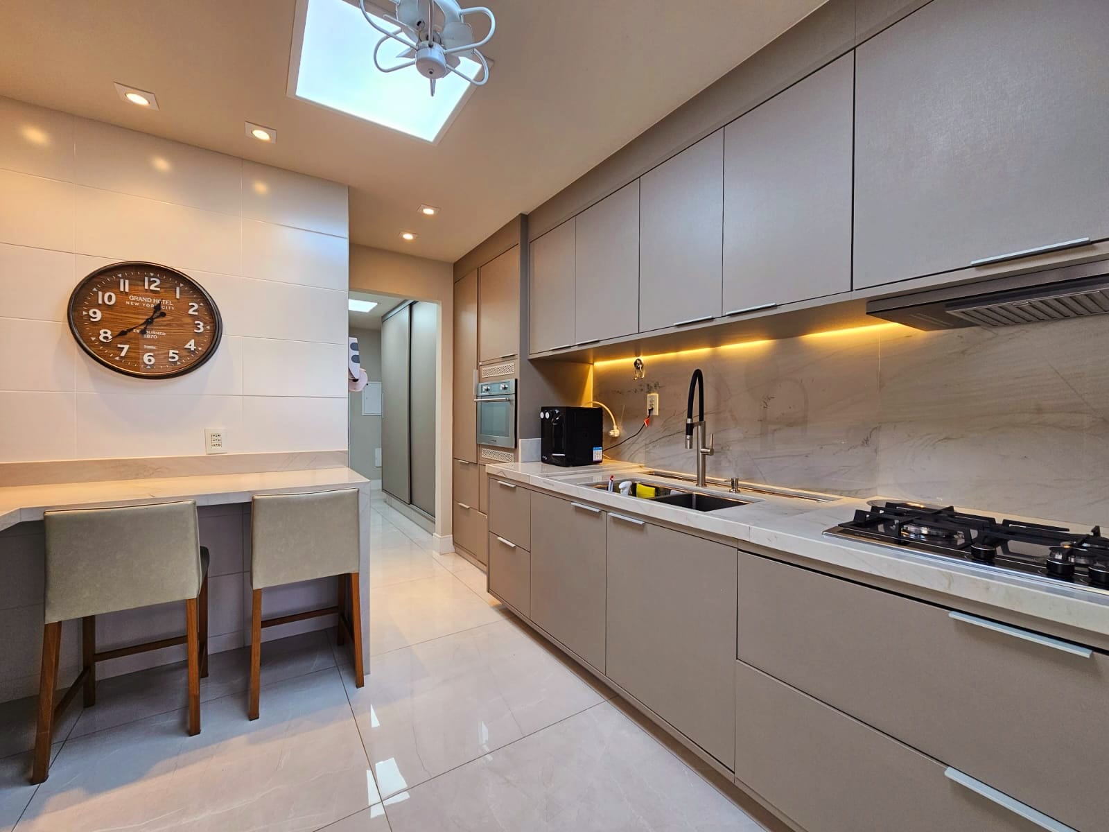 Imagem Apartamento com 4 Quartos à Venda, 300 m²em Boqueirão - Santos
