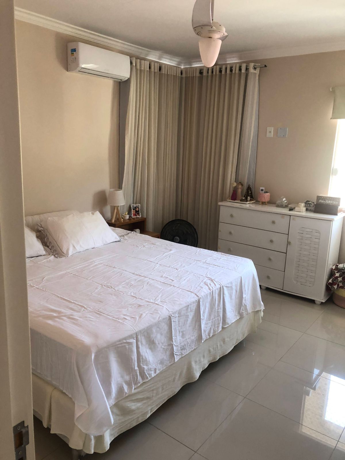Imagem Sobrado com 3 Quartos à Venda, 180 m²em Campo Grande - Rio de Janeiro Imagem Sobrado com 3 Quartos à Venda, 180 m²em Campo Grande - Rio de Janeiro