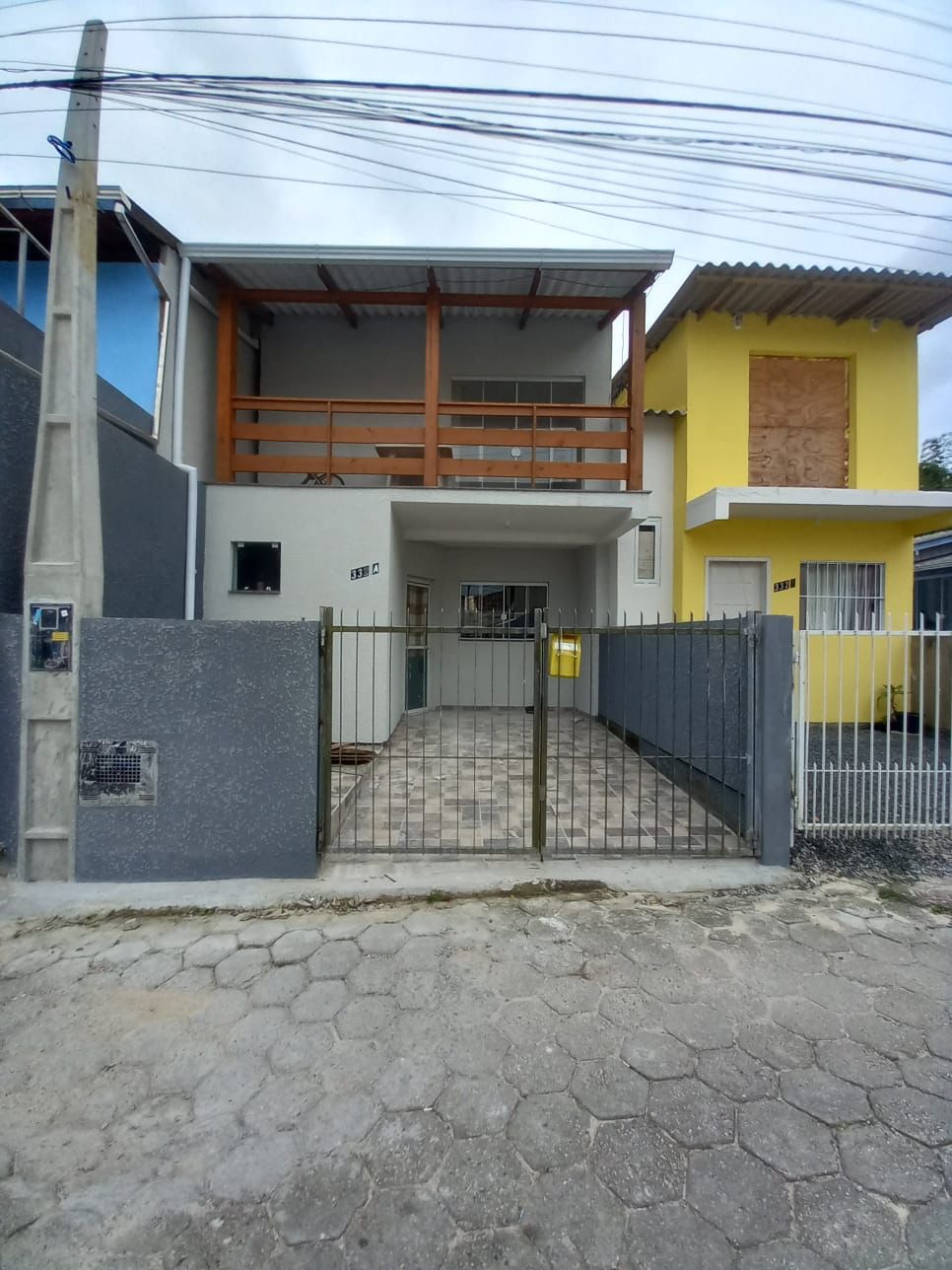 Sobrado com 2 Quartos à Venda, 80 m²em Cachoeira do Bom Jesus - Florianópolis