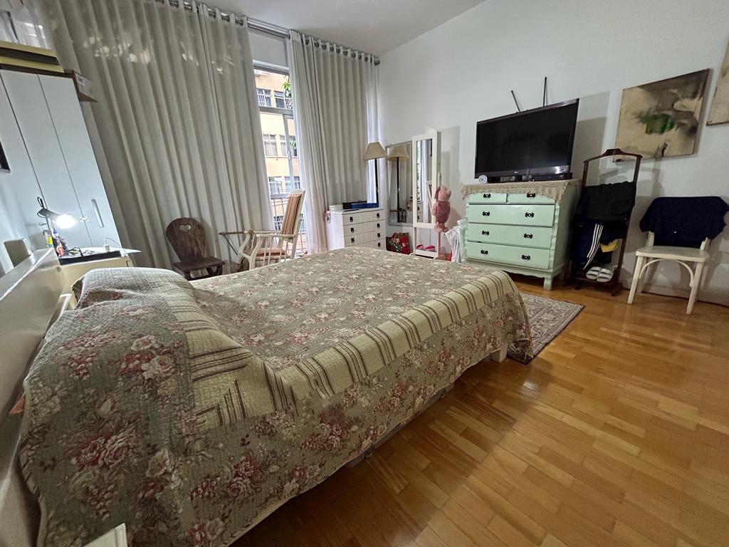 Imagem Apartamento com 4 Quartos à Venda, 190 m²em Icaraí - Niterói