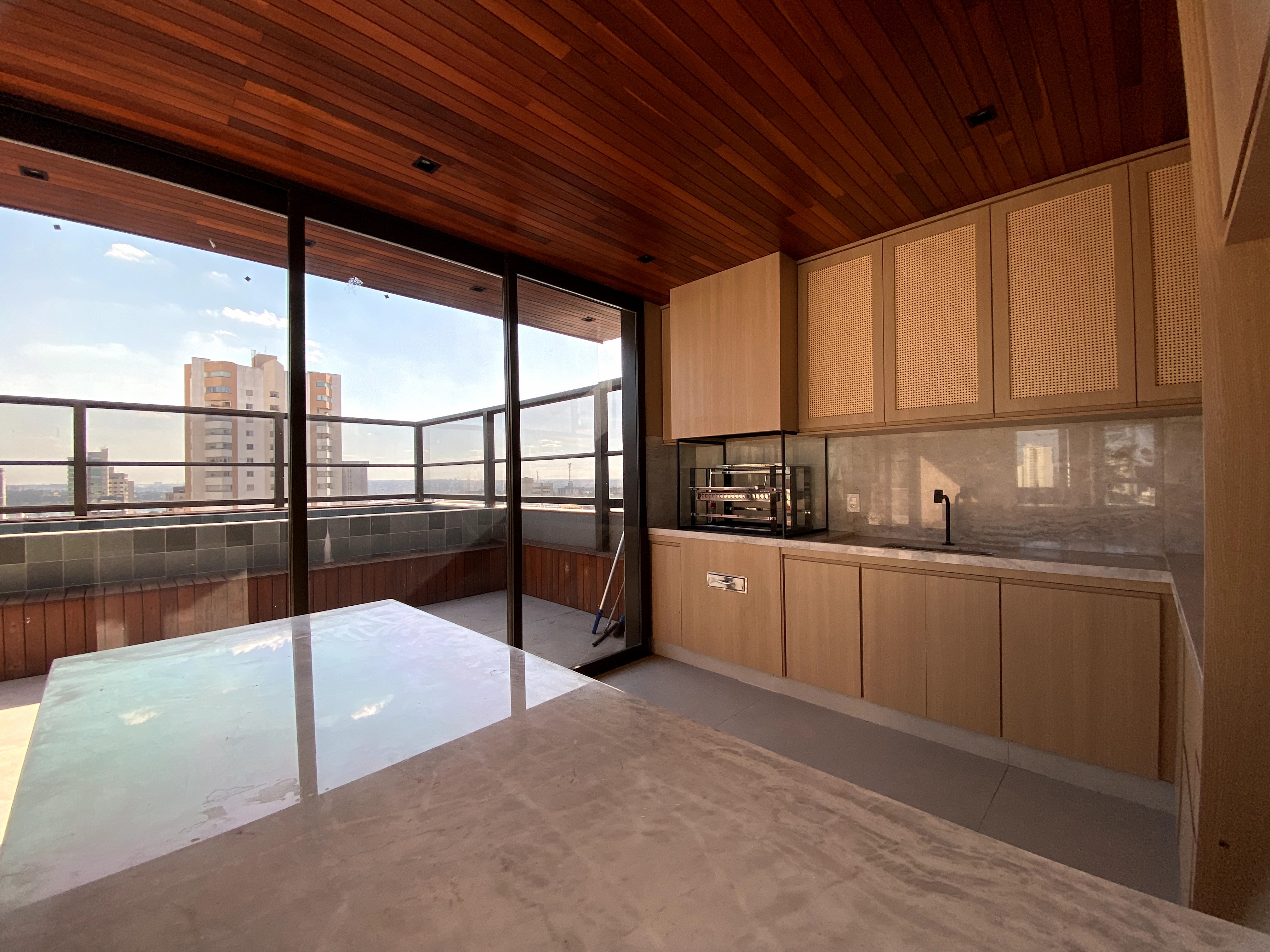 Imagem Apartamento com 4 Quartos à Venda, 216 m²em Martins - Uberlândia