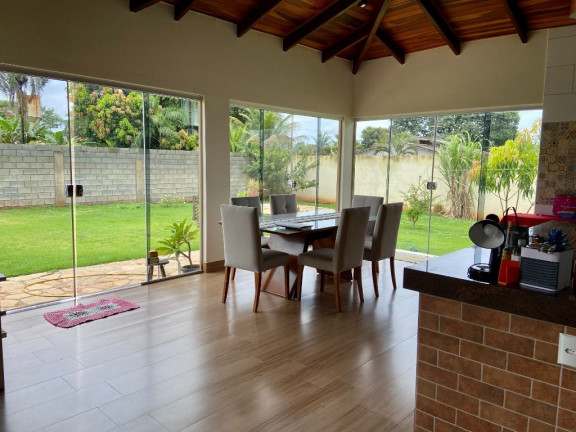 Imagem Casa de Condomínio com 3 Quartos à Venda, 160 m² em Condomínio Parque dos Cisnes - Goiânia