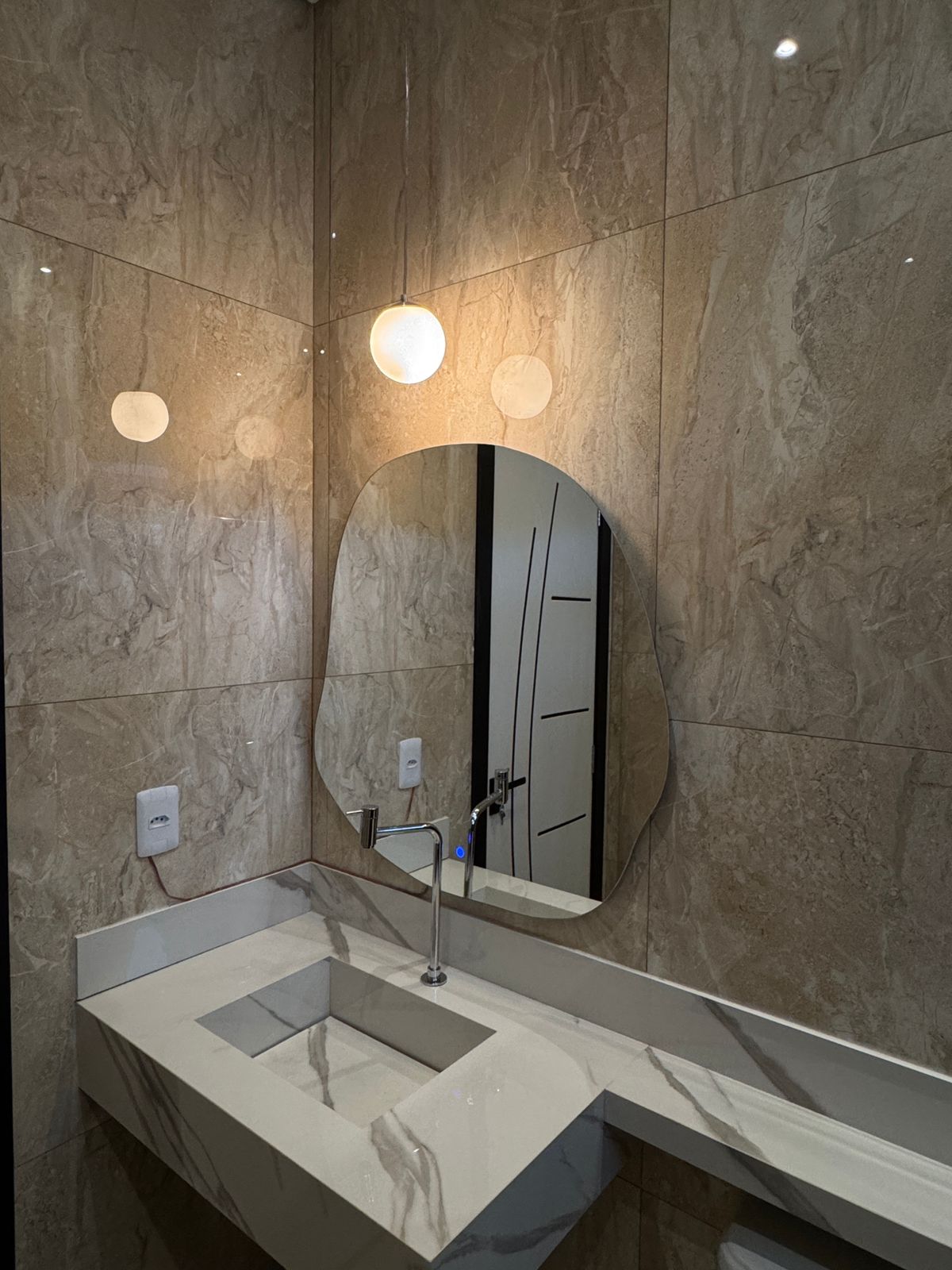Imagem Casa com 4 Quartos à Venda, 253 m² em Jardim Floresta - Boa Vista