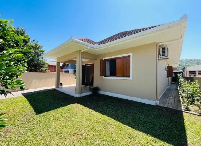 Casa com 2 Quartos à Venda, 125 m²em Várzea Grande 1º de Maio - Gramado