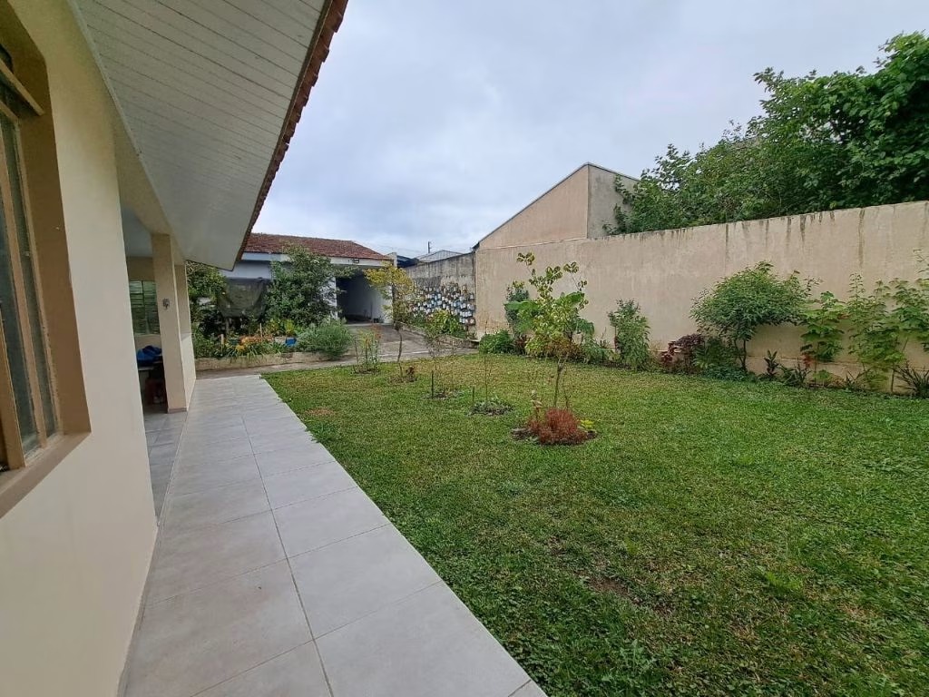 Imagem Casa com 3 Quartos à Venda, 109 m² em Novo Mundo - Curitiba Imagem Casa com 3 Quartos à Venda, 109 m² em Novo Mundo - Curitiba