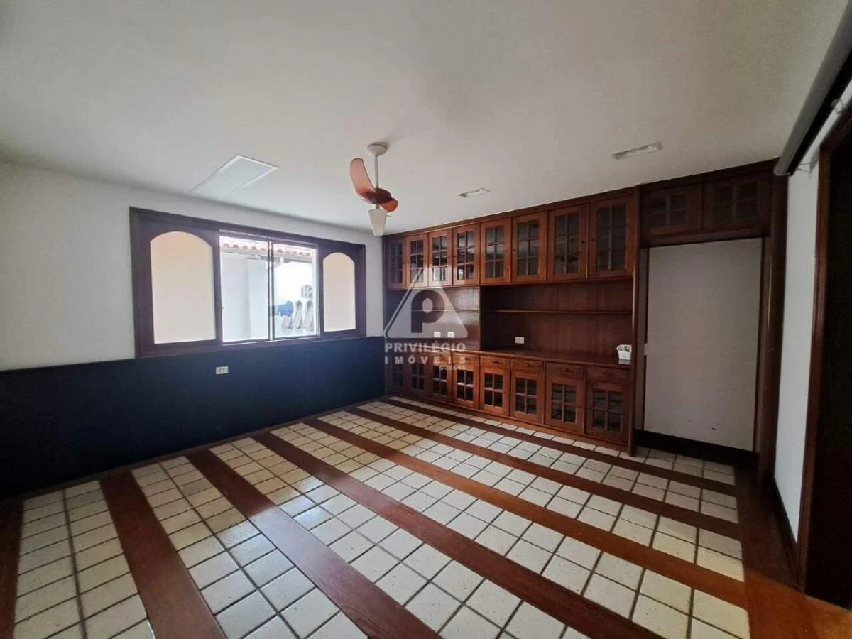 Imagem Casa de Condomínio com 4 Quartos à Venda, 2 m²em Barra da Tijuca - Rio de Janeiro Imagem Casa de Condomínio com 4 Quartos à Venda, 2 m²em Barra da Tijuca - Rio de Janeiro