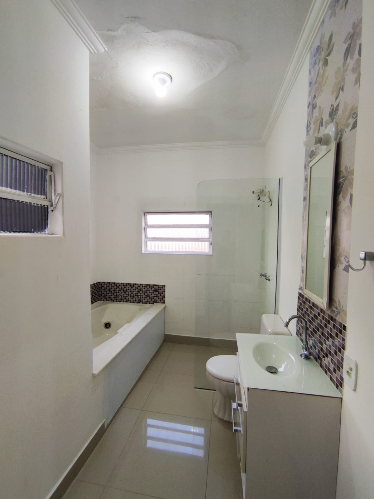 Imagem Imóvel Comercial à Venda ou Locação, 230 m² em Vila Municipal - Jundiaí Imagem Imóvel Comercial à Venda ou Locação, 230 m² em Vila Municipal - Jundiaí