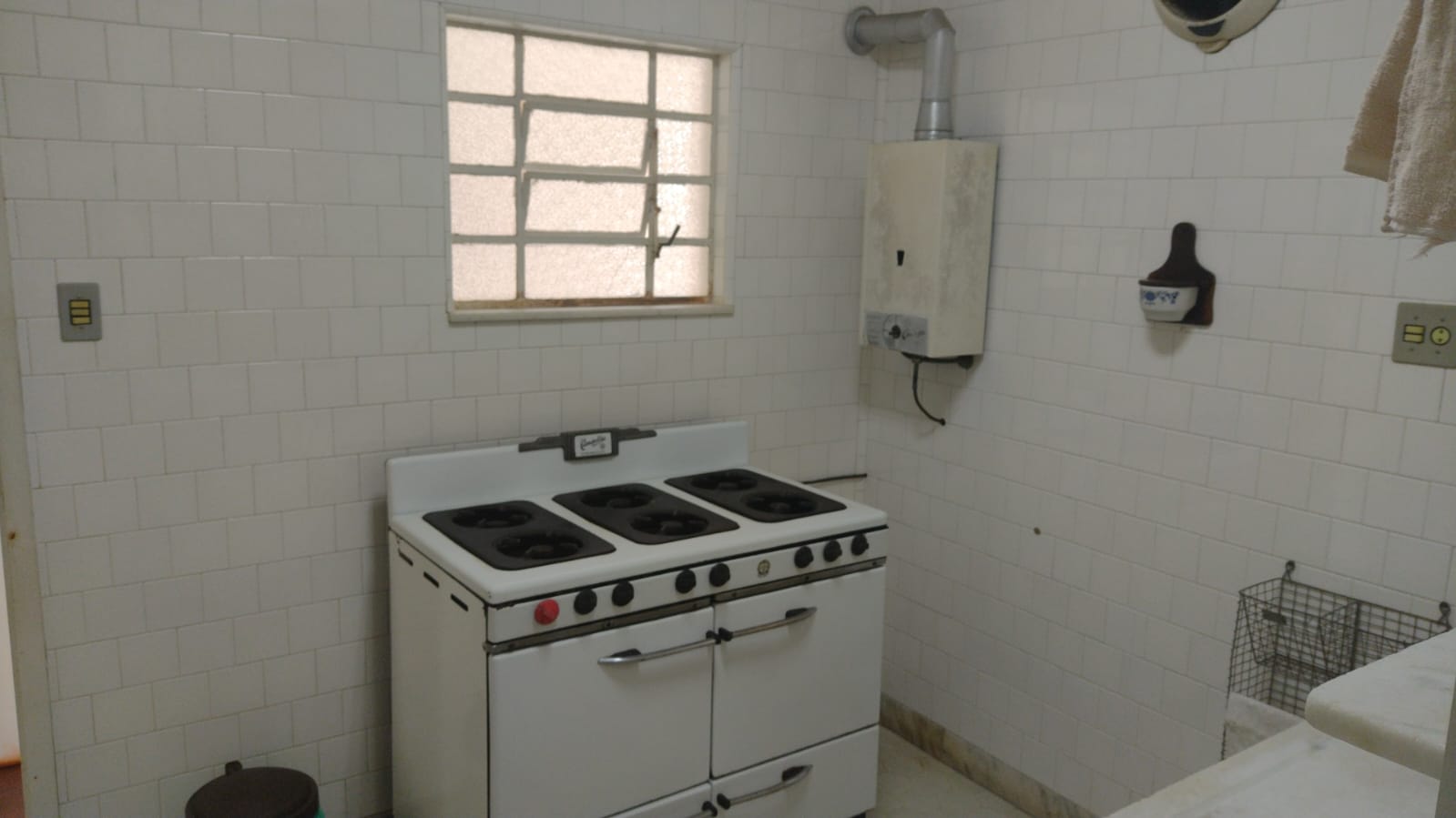 Imagem Casa com 6 Quartos à Venda, 300 m² em Bingen - Petrópolis Imagem Casa com 6 Quartos à Venda, 300 m² em Bingen - Petrópolis