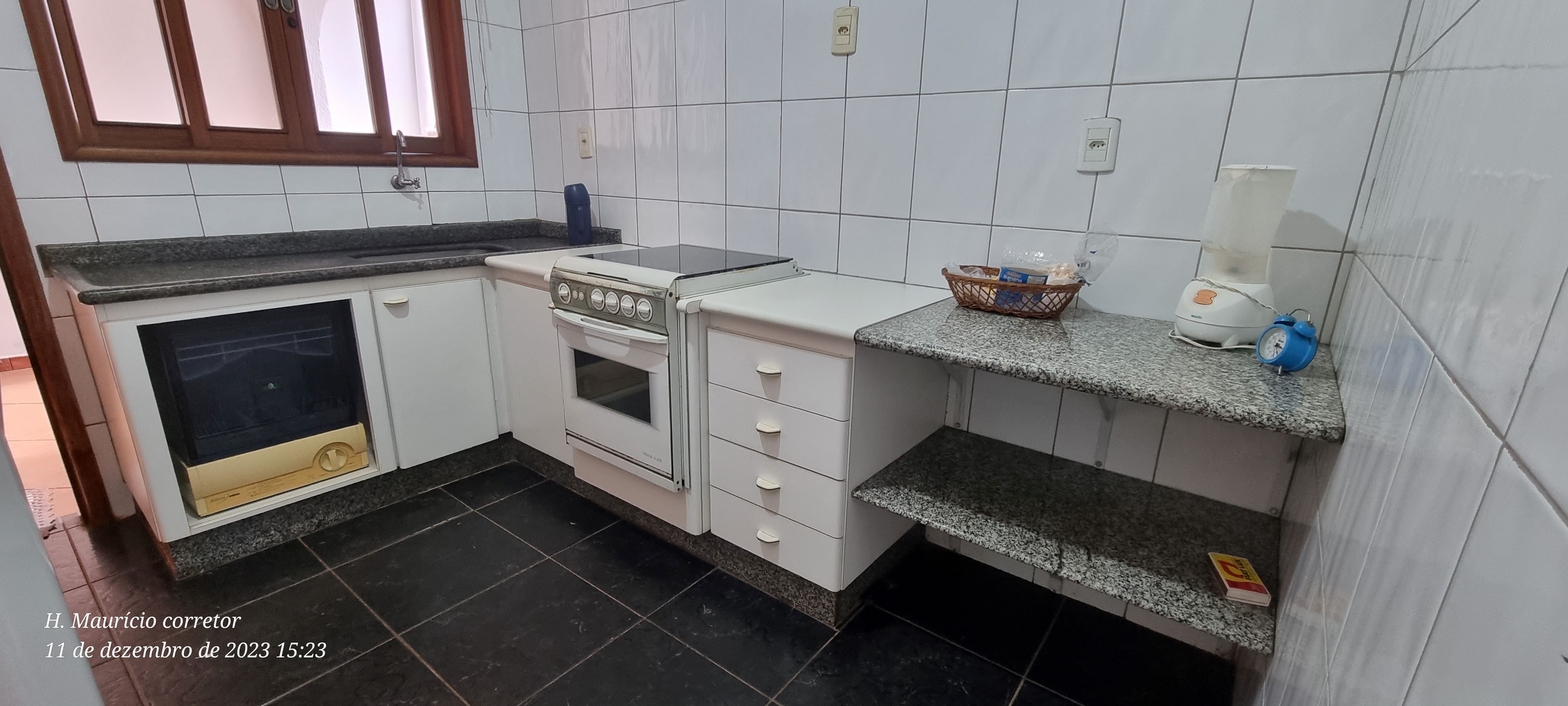 Imagem Casa com 4 Quartos à Venda, 240 m²em Setor Jaó - Goiânia