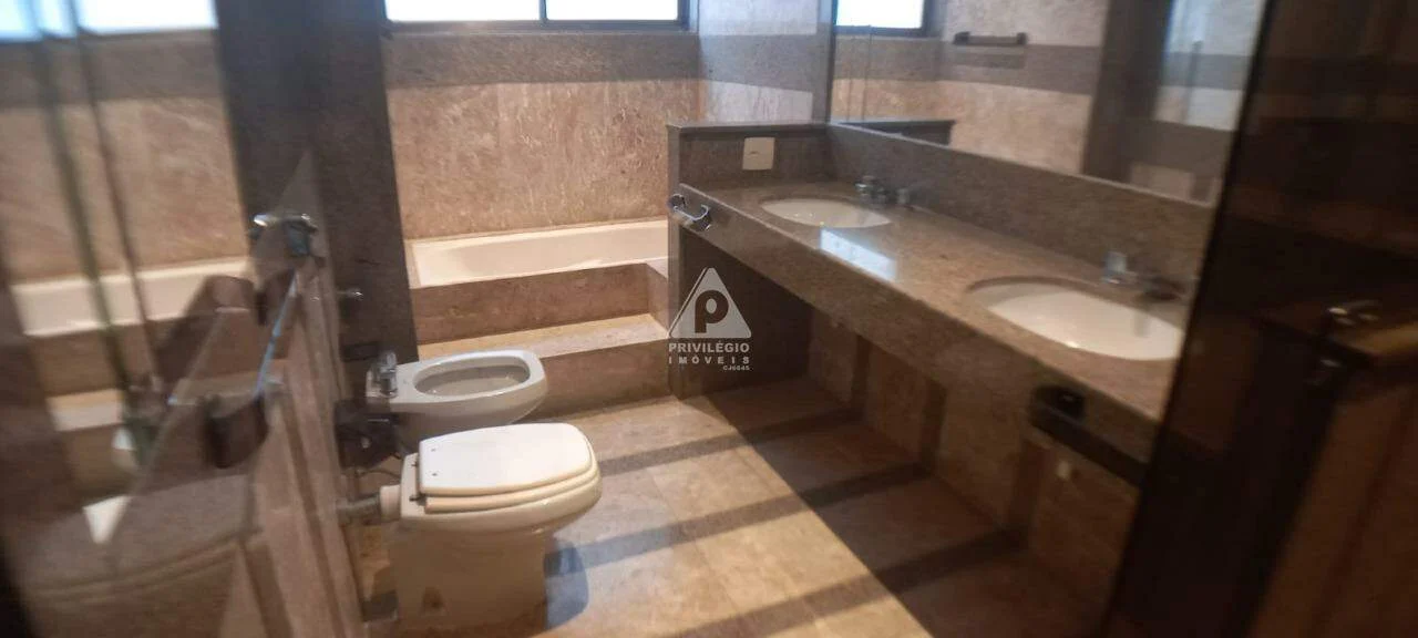Imagem Apartamento com 6 Quartos à Venda, 470 m²em Ipanema - Rio de Janeiro Imagem Apartamento com 6 Quartos à Venda, 470 m²em Ipanema - Rio de Janeiro