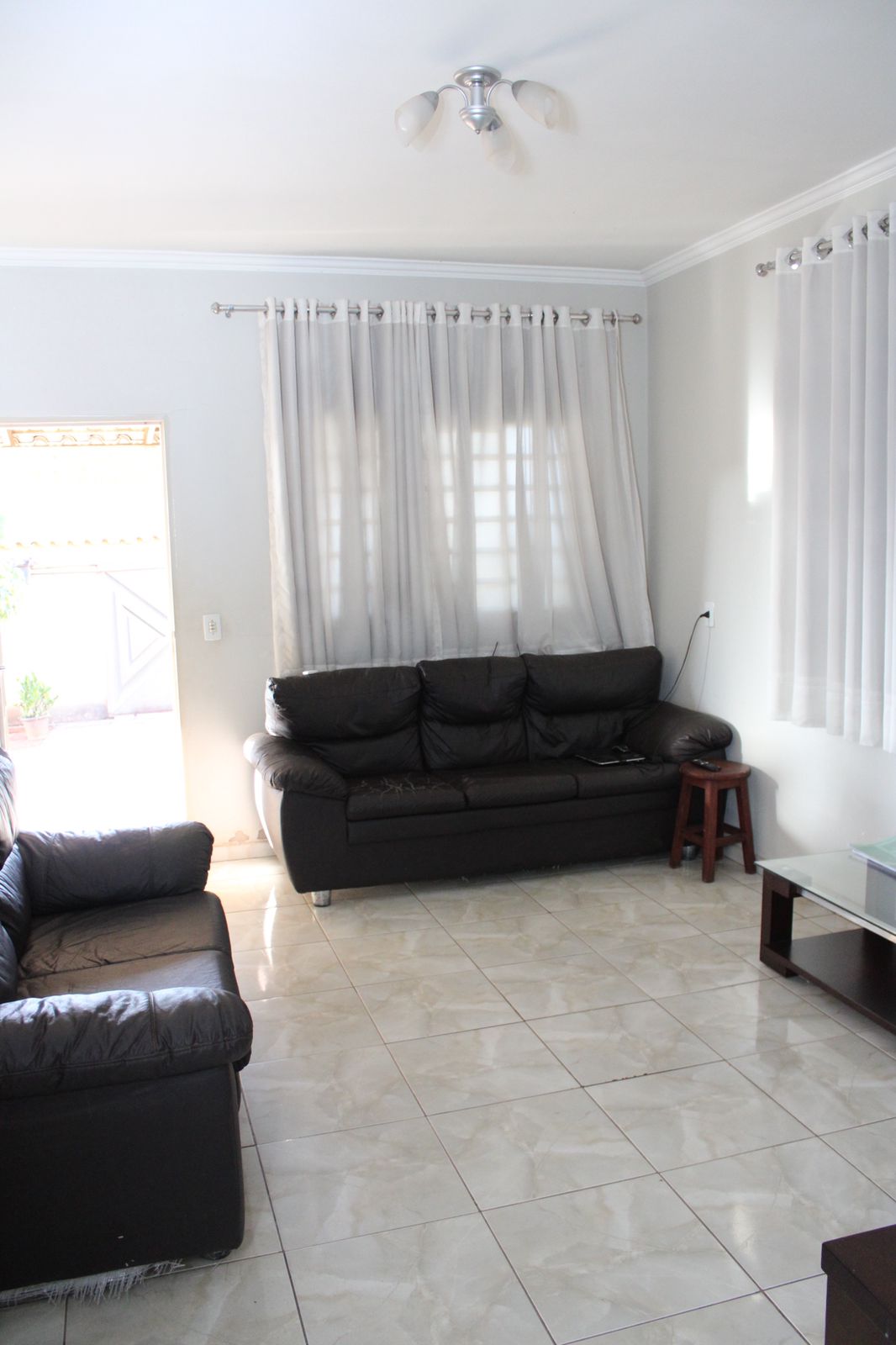 Imagem Casa com 4 Quartos à Venda, 270 m²em Jardim Clarissa - Goiânia