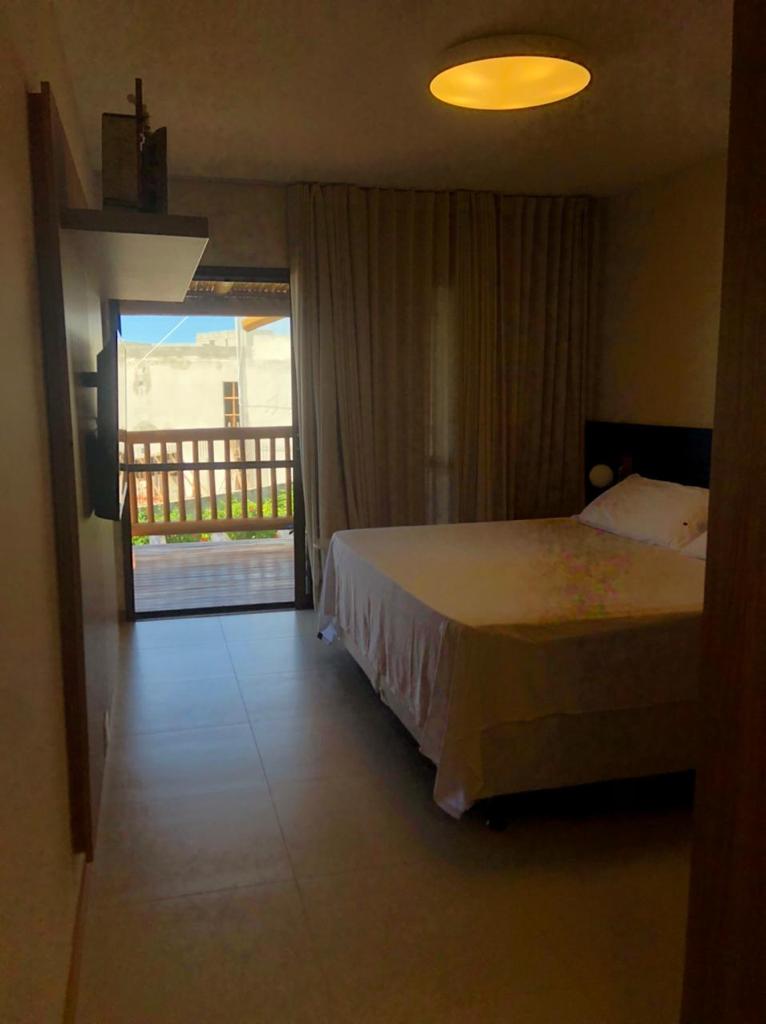 Imagem Casa de Condomínio com 5 Quartos à Venda, 220 m²em Piatã - Salvador Imagem Casa de Condomínio com 5 Quartos à Venda, 220 m²em Piatã - Salvador