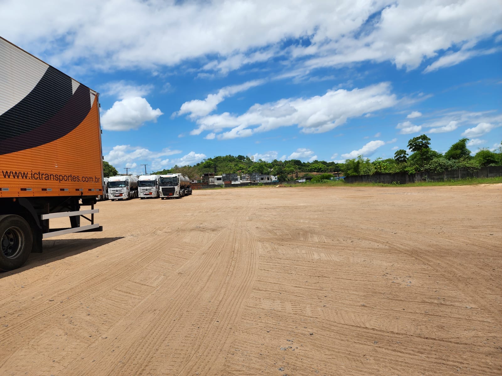 Imagem Terreno à Venda, 11 m²em km 12 - Simões Filho