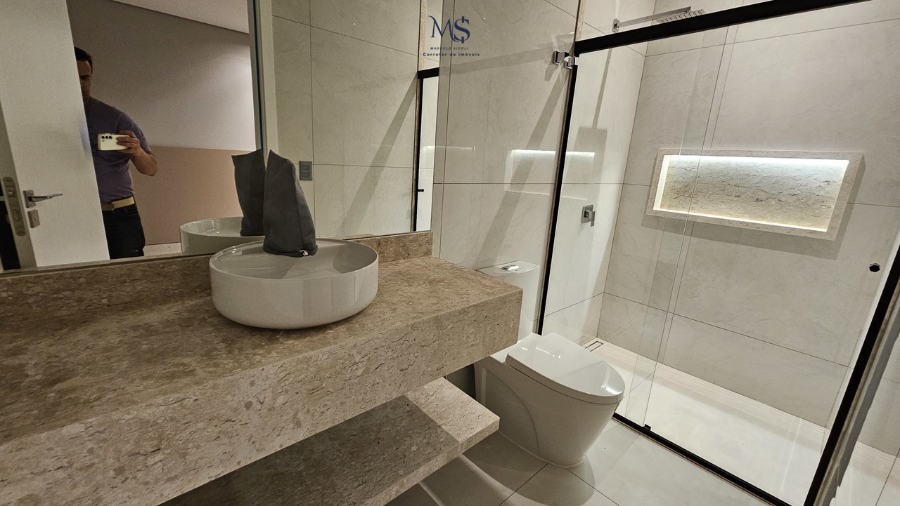 Imagem Casa com 4 Quartos à Venda, 400 m²em Setor Habitacional Vicente Pires - Brasília Imagem Casa com 4 Quartos à Venda, 400 m²em Setor Habitacional Vicente Pires - Brasília