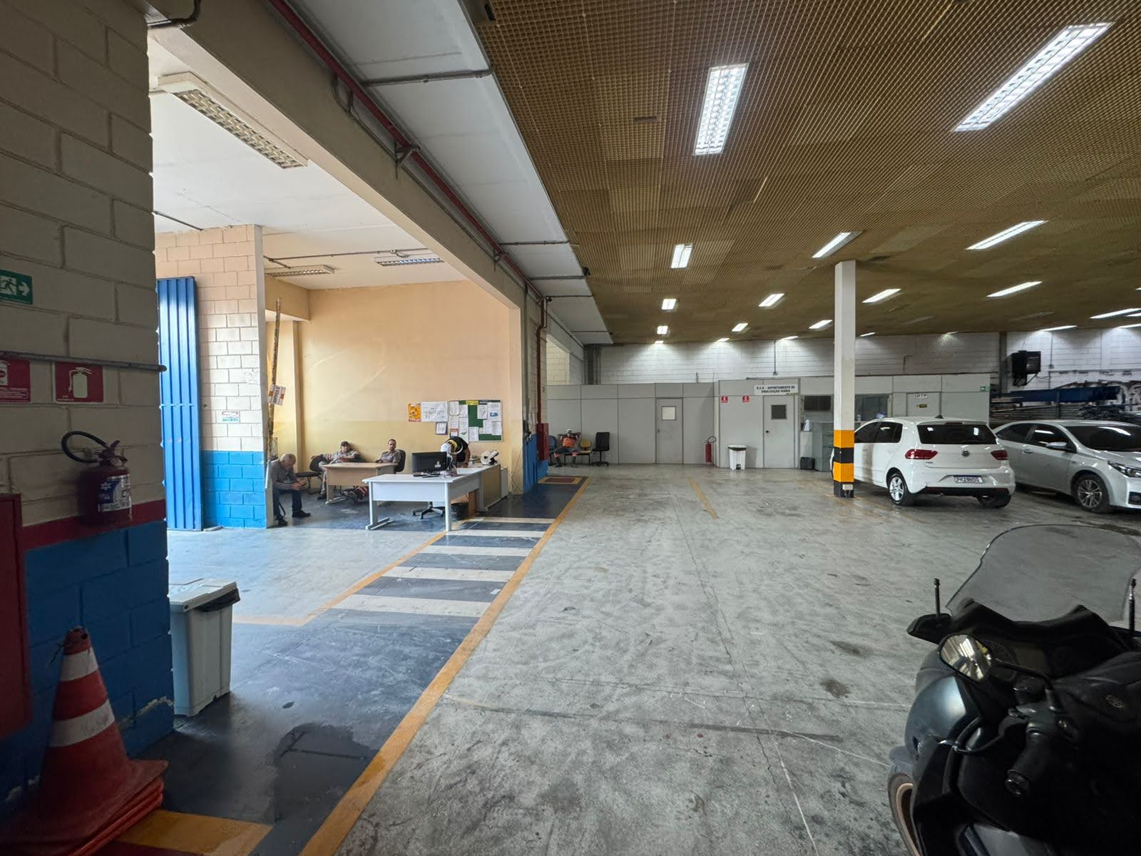 Imagem Galpão para Alugar, 980 m² em Jardim do Luar (Fazendinha) - Santana de Parnaíba