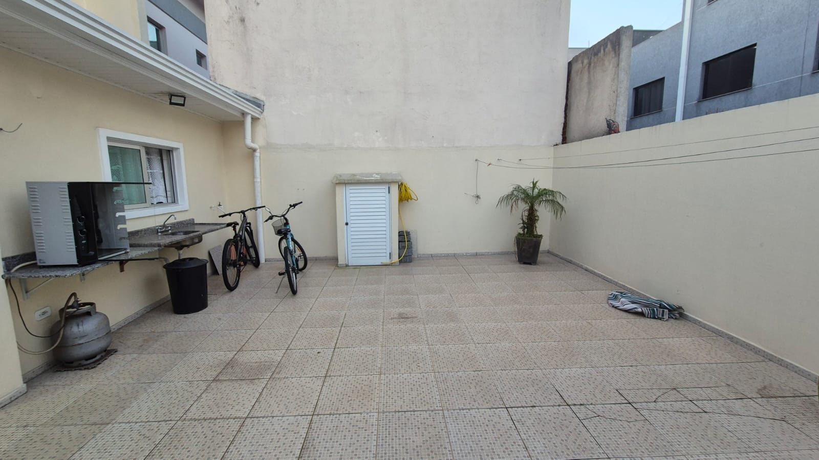 Imagem Sobrado com 3 Quartos à Venda, 177 m² em Cajuru - Curitiba