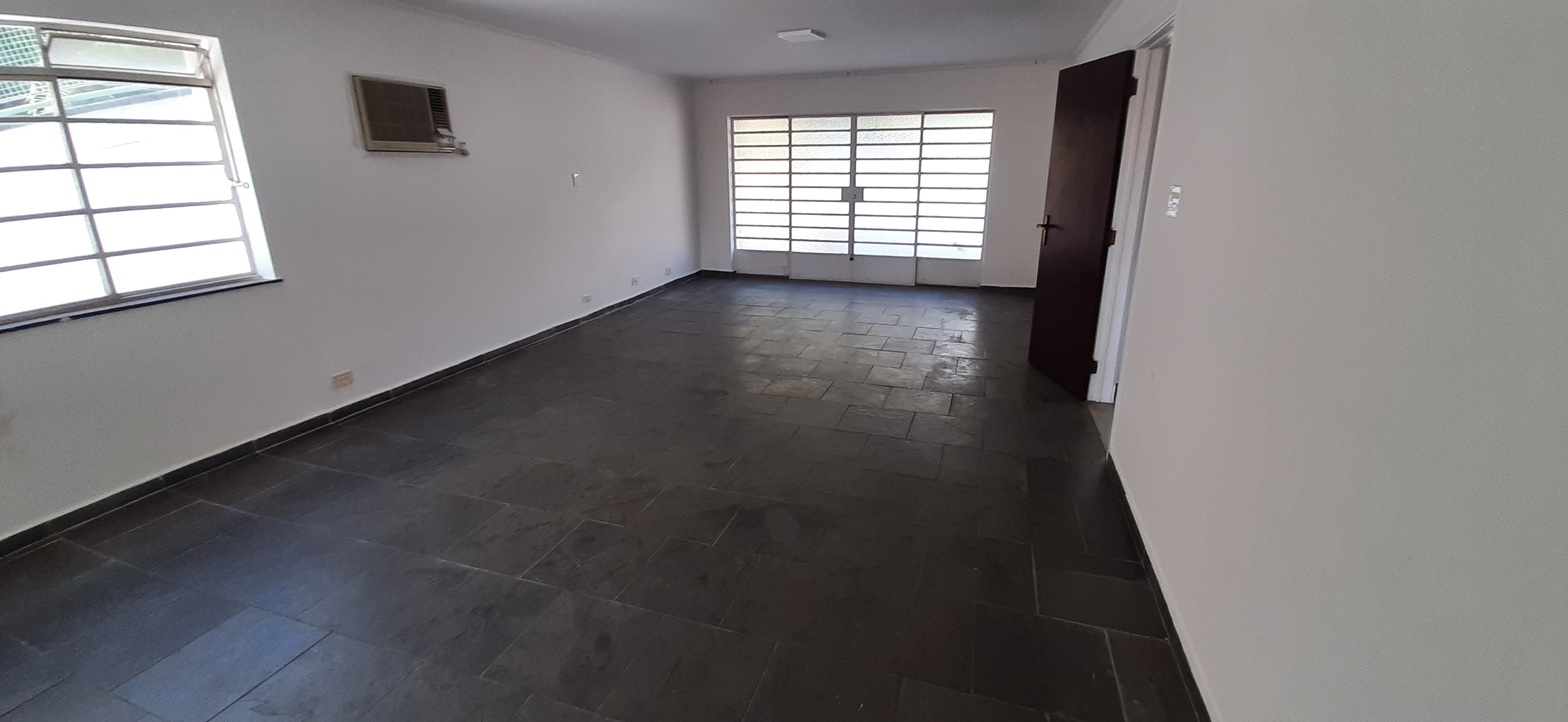Imagem Sobrado com 4 Quartos à Venda, 312 m²em Sumaré - São Paulo