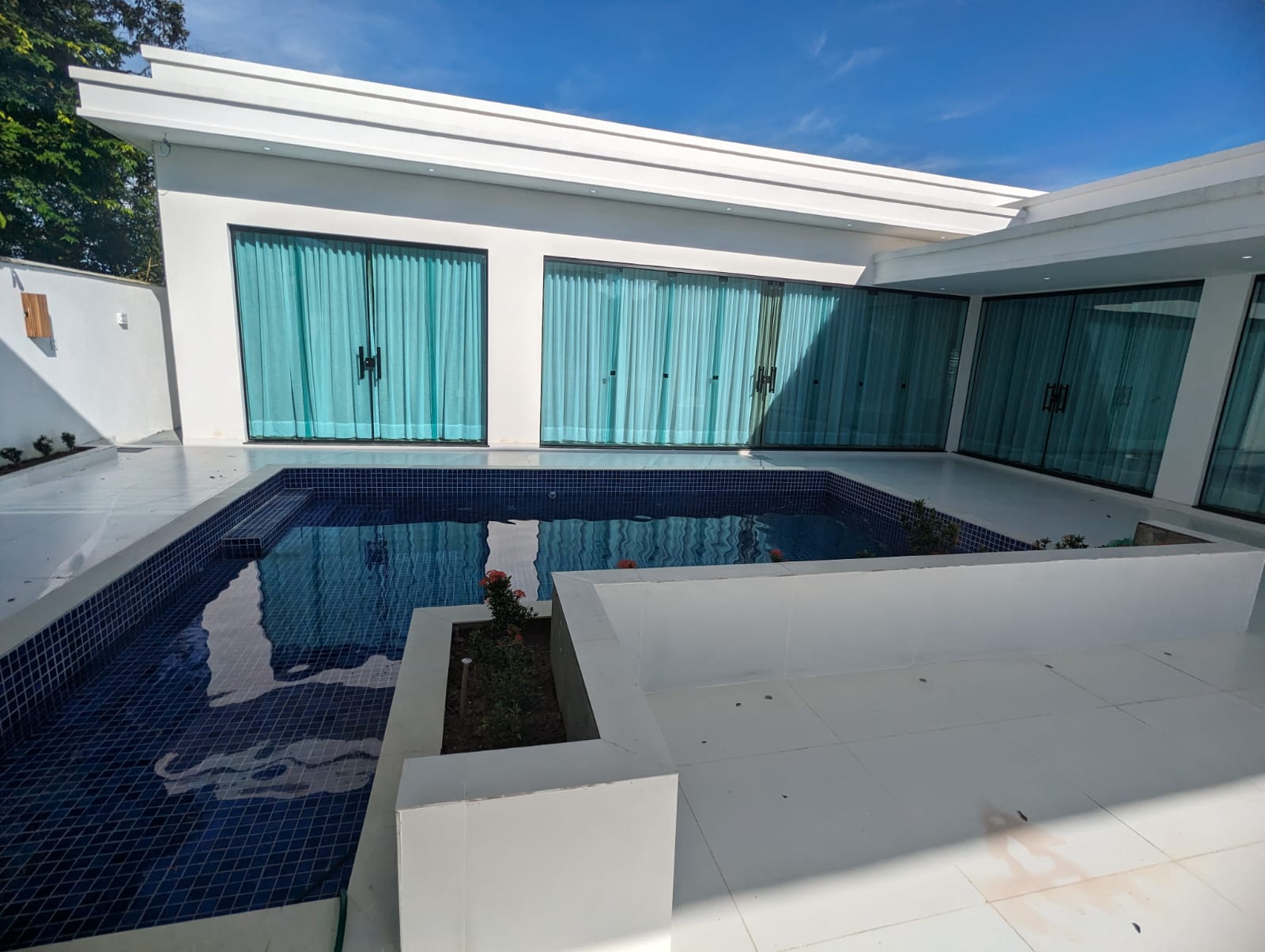 Imagem Casa de Condomínio com 3 Quartos à Venda, 290 m²em Ponta Negra - Manaus Imagem Casa de Condomínio com 3 Quartos à Venda, 290 m²em Ponta Negra - Manaus