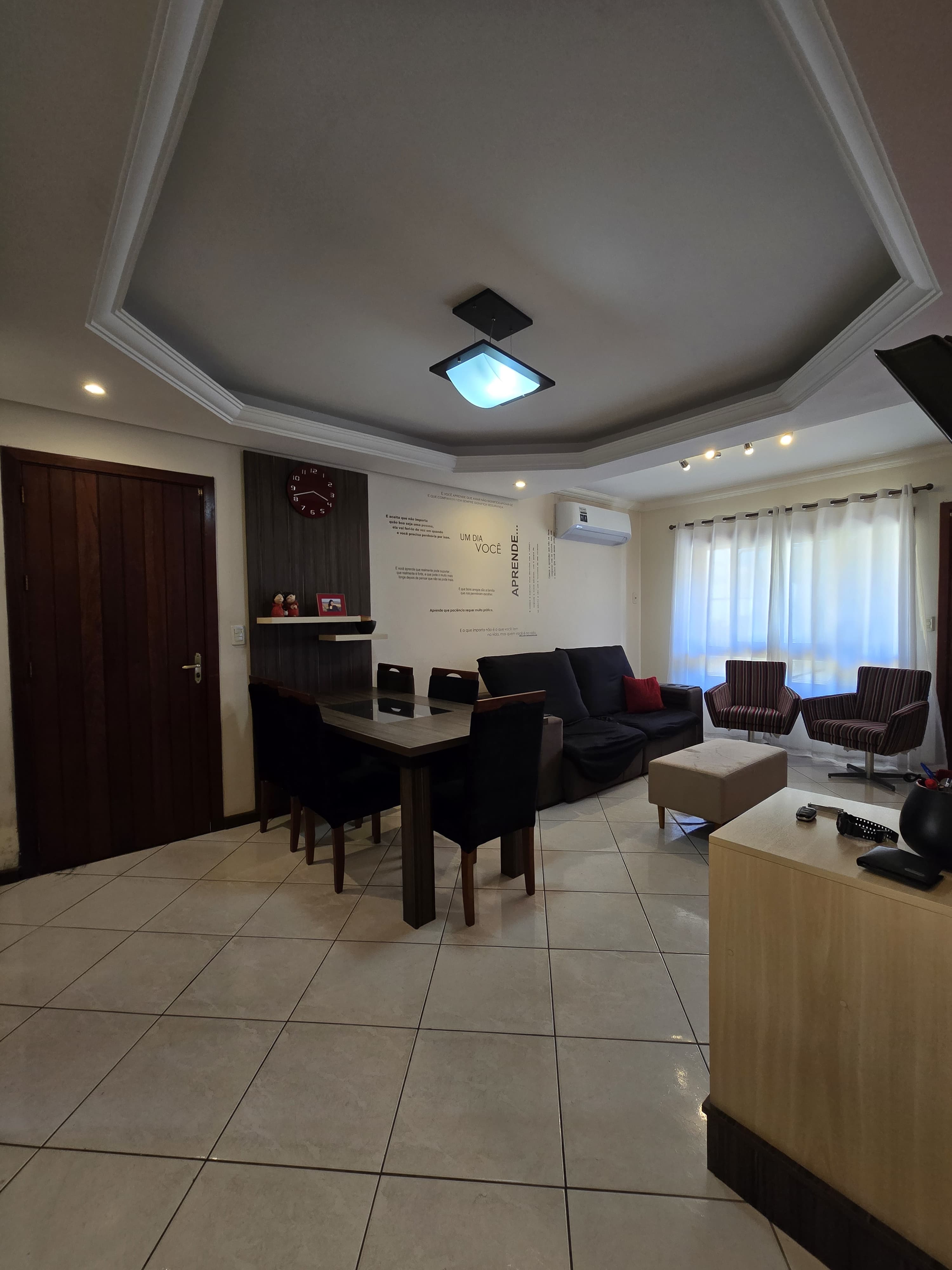 Imagem Casa com 2 Quartos à Venda, 108 m² em Hípica - Porto Alegre