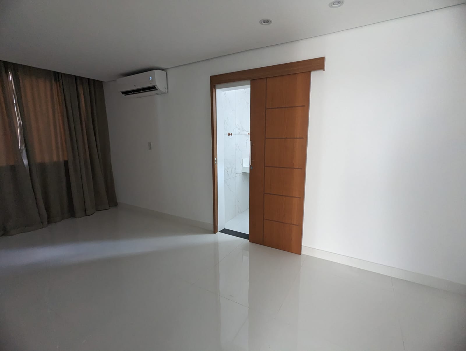 Imagem Casa de Condomínio com 3 Quartos à Venda, 290 m²em Ponta Negra - Manaus Imagem Casa de Condomínio com 3 Quartos à Venda, 290 m²em Ponta Negra - Manaus