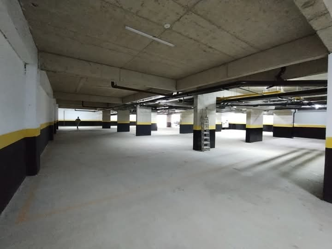 Imagem Vaga de Garagem para Alugar, 840 m² em Centro - Diadema Imagem Vaga de Garagem para Alugar, 840 m² em Centro - Diadema
