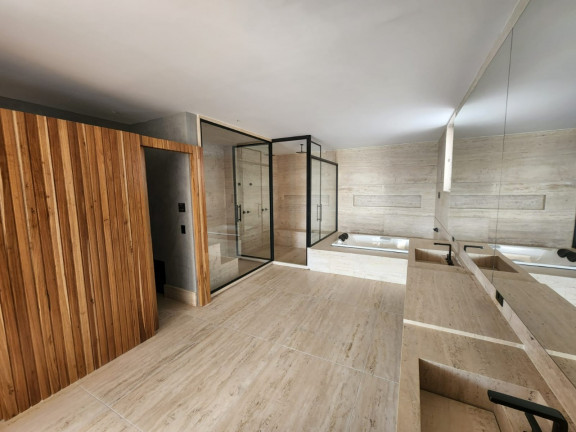 Casa com 5 Quartos à Venda, 1.600 m² em Barra da Tijuca - Rio de Janeiro