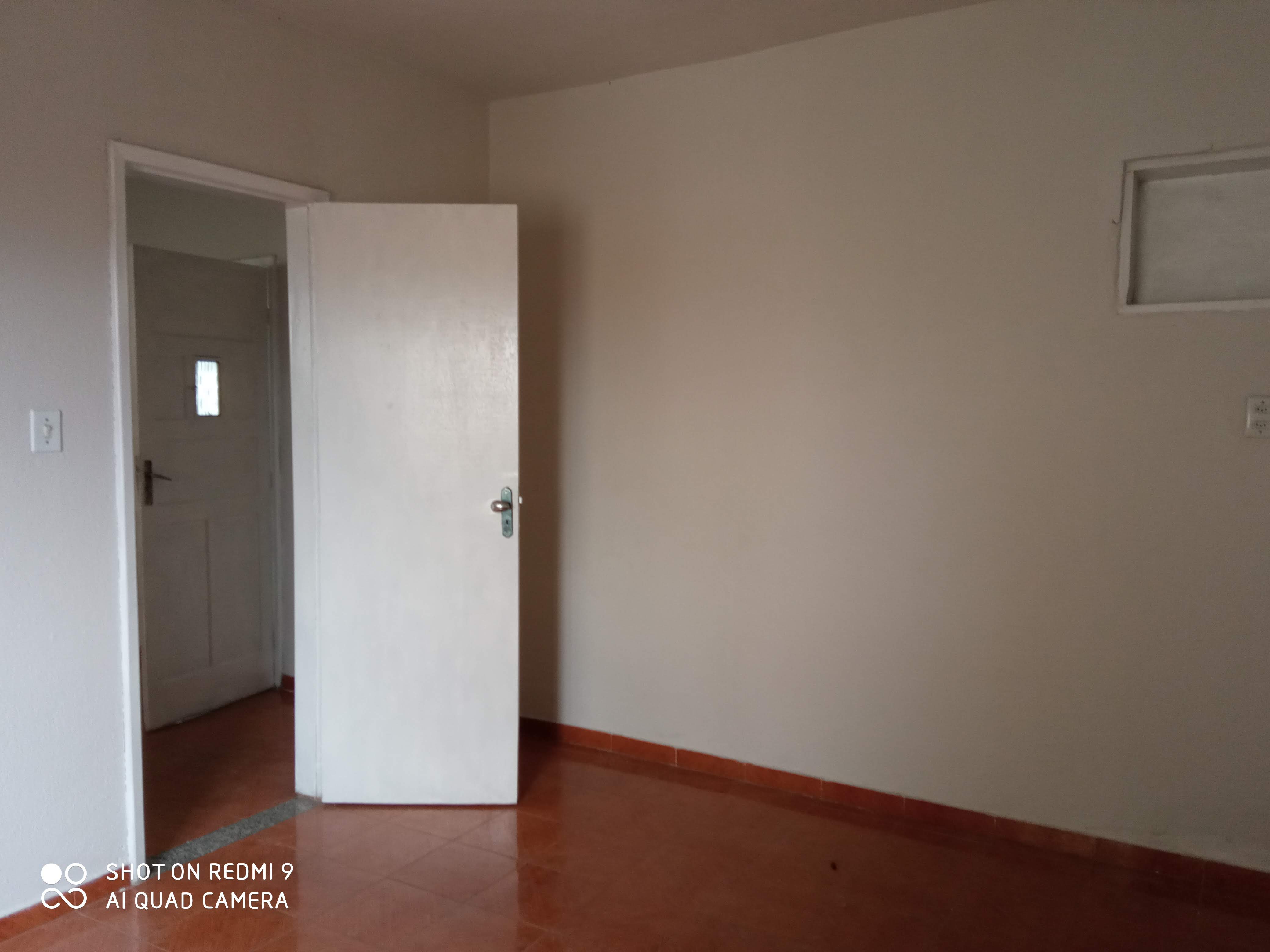 Imagem Casa com 1 Quarto para Alugar, 55 m²em Jardim Carioca - Rio de Janeiro