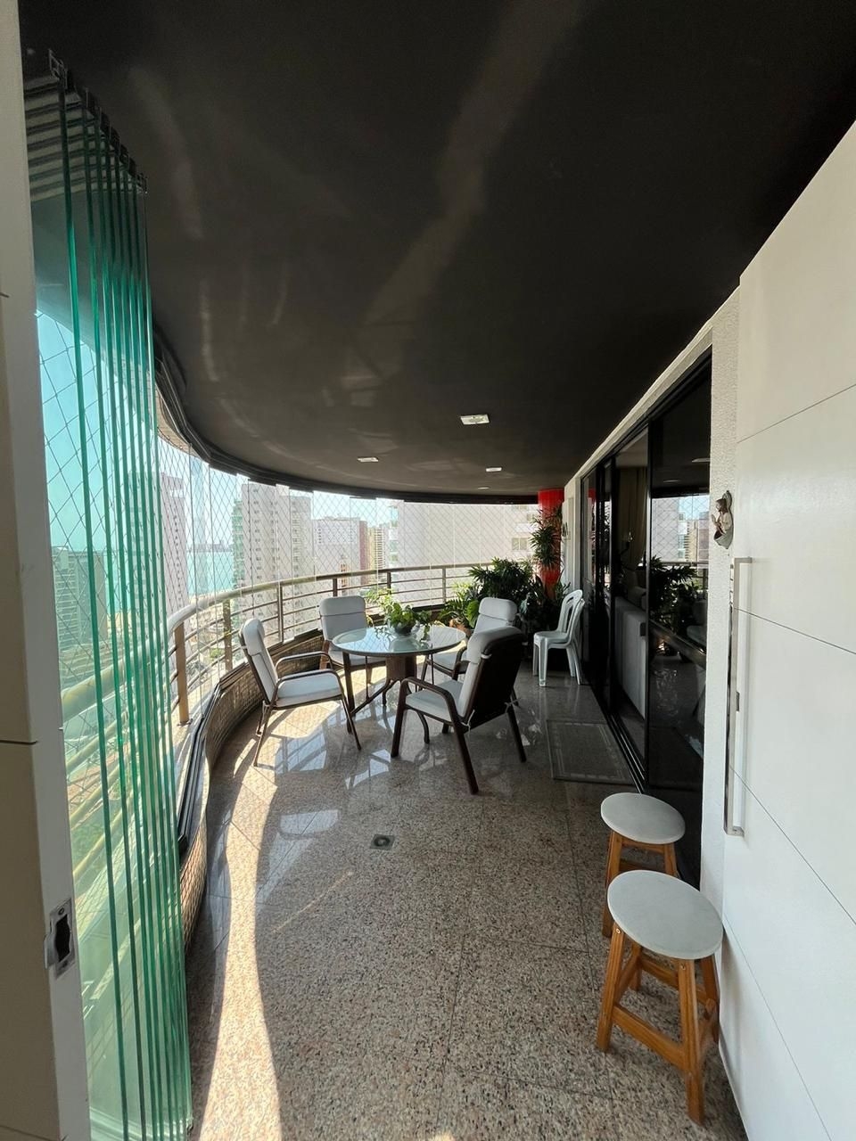 Imagem Apartamento com 4 Quartos à Venda, 175 m²em Meireles - Fortaleza Imagem Apartamento com 4 Quartos à Venda, 175 m²em Meireles - Fortaleza