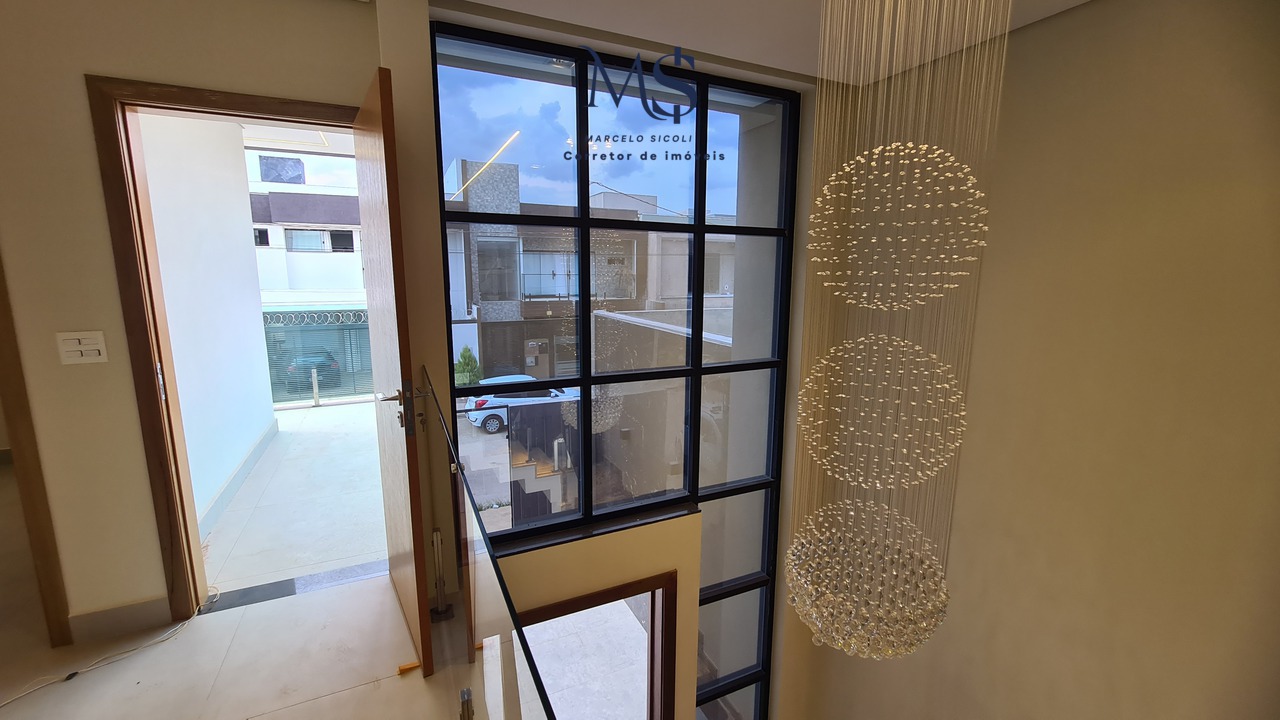 Imagem Sobrado com 4 Quartos à Venda, 260 m²em Guará II - Brasília