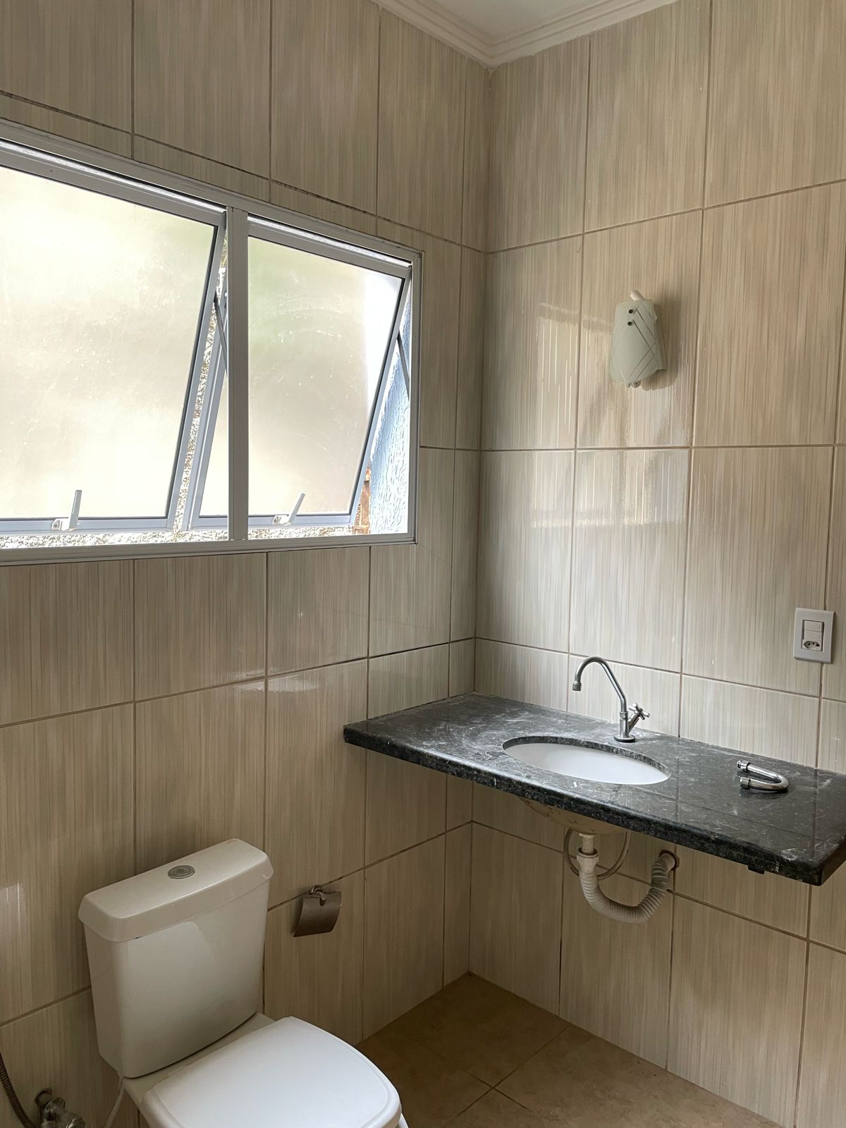 Imagem Casa de Condomínio com 3 Quartos à Venda, 1 m²em Condomínio Vale do Ouro - Ribeirão das Neves