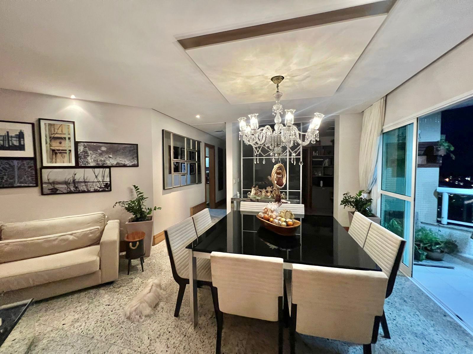 Imagem Apartamento com 4 Quartos à Venda, 197 m²em Umarizal - Belém