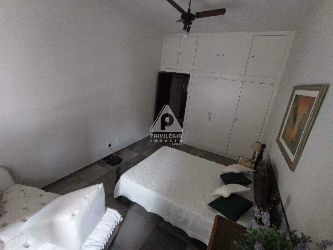 Imagem Apartamento com 3 Quartos à Venda, 195 m²em Copacabana - Rio de Janeiro Imagem Apartamento com 3 Quartos à Venda, 195 m²em Copacabana - Rio de Janeiro