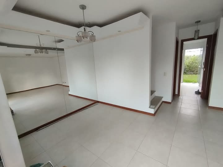 Imagem Casa de Condomínio com 3 Quartos para Alugar, 200 m²em Vila de Abrantes (Abrantes) - Camaçari Imagem Casa de Condomínio com 3 Quartos para Alugar, 200 m²em Vila de Abrantes (Abrantes) - Camaçari