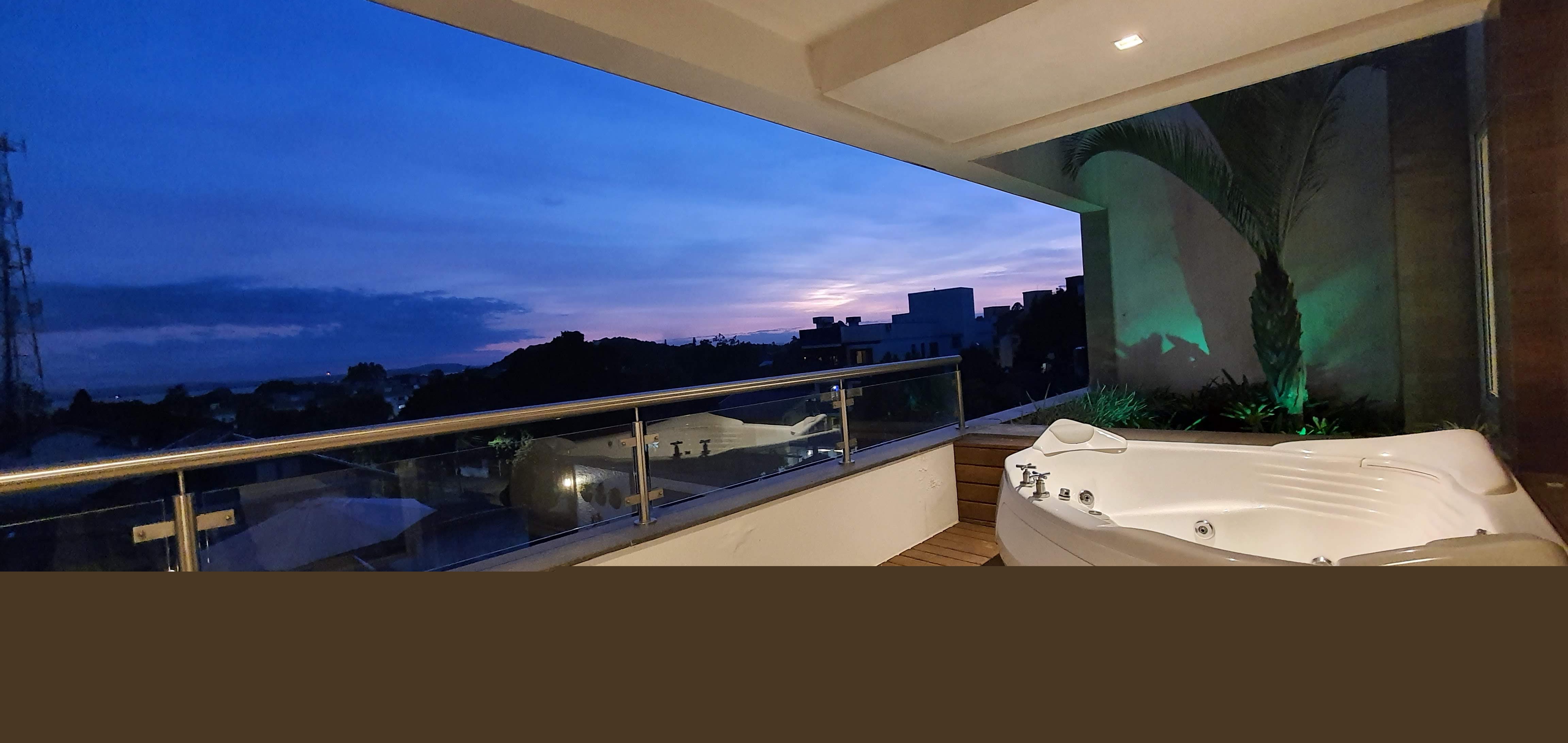 Imagem Casa com 4 Quartos à Venda, 600 m²em Pedra Redonda - Porto Alegre