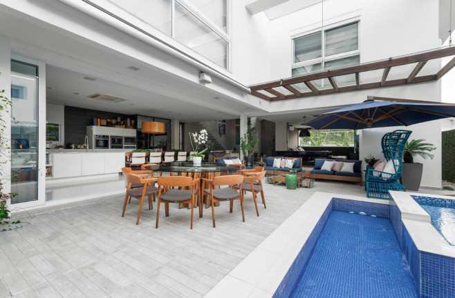 Casa de Condomínio com 4 Quartos à Venda, 485 m² em Jurerê - Florianópolis