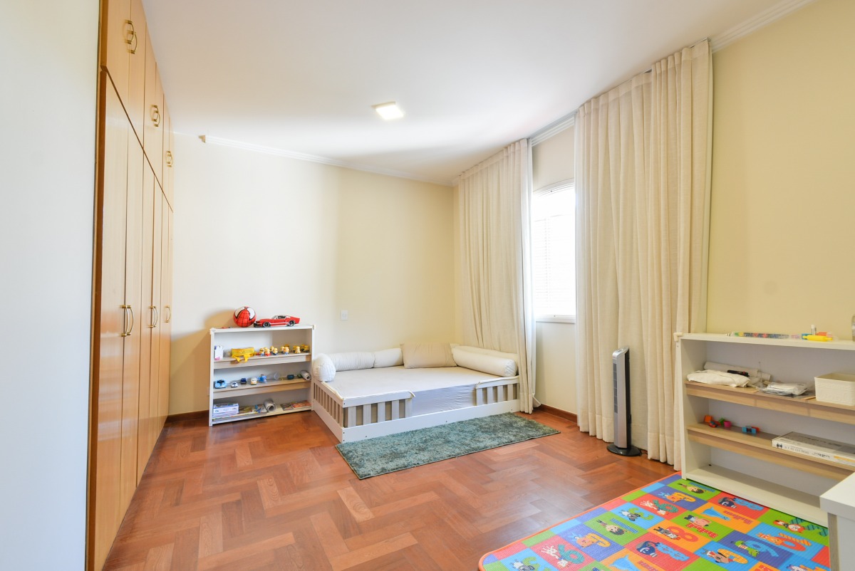 Imagem Casa com 4 Quartos à Venda, 450 m²em Caxingui - São Paulo