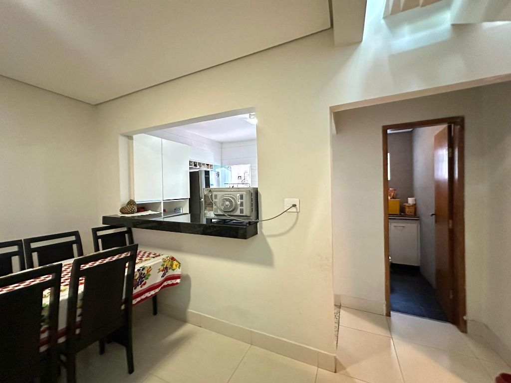 Imagem Casa com 3 Quartos à Venda, 122 m² em Planalto - Belo Horizonte
