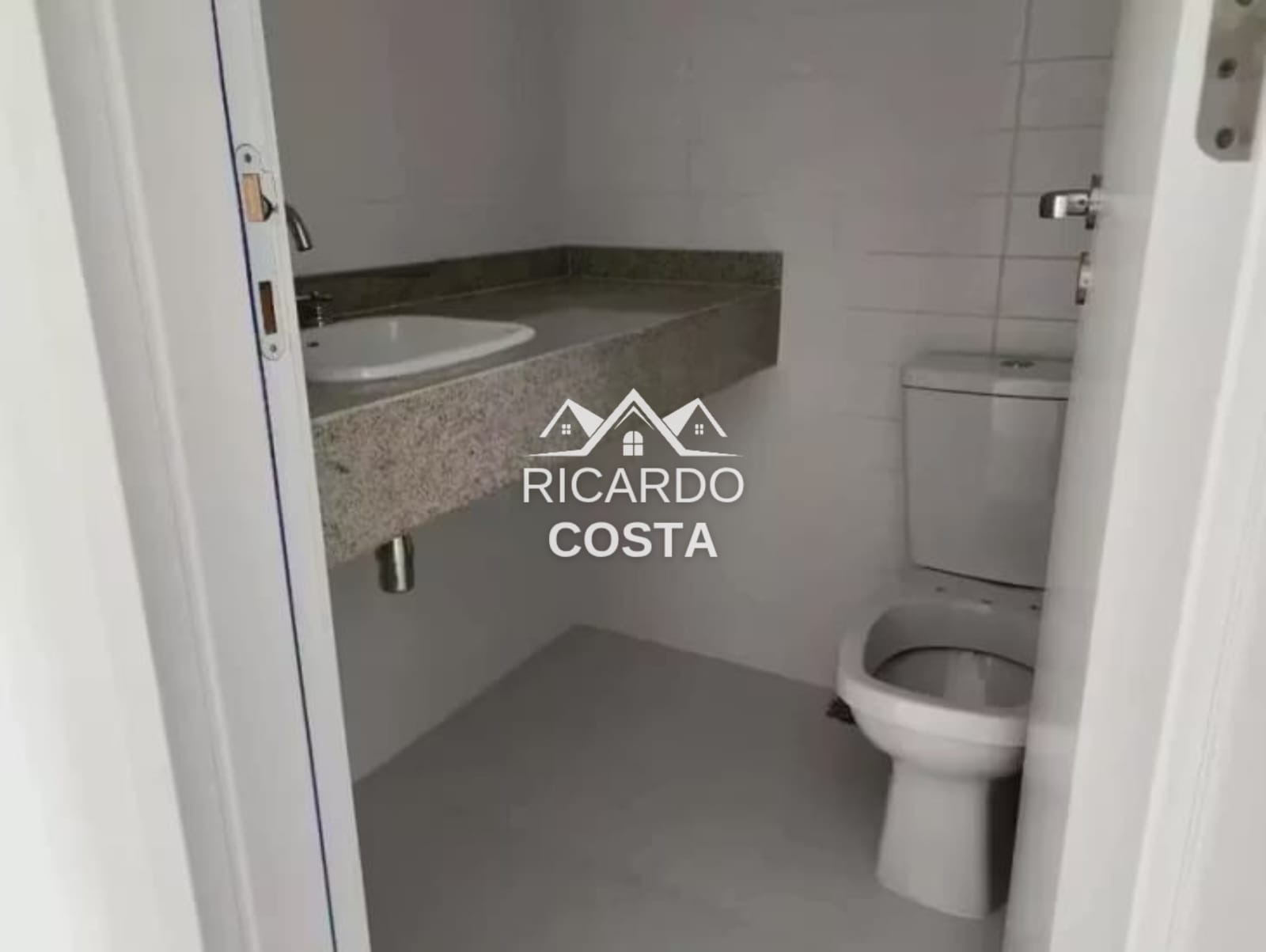 Imagem Cobertura com 2 Quartos à Venda ou Locação, 190 m² em Humaitá - Rio de Janeiro