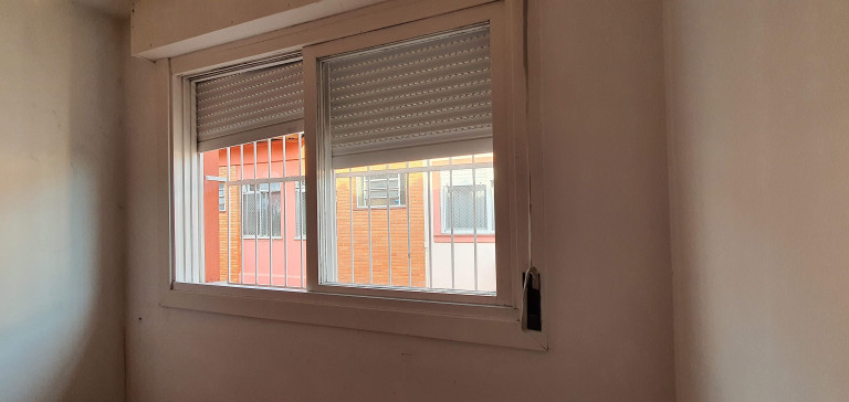 Imagem Apartamento com 1 Quarto à Venda, 61 m² em Teresópolis - Porto Alegre