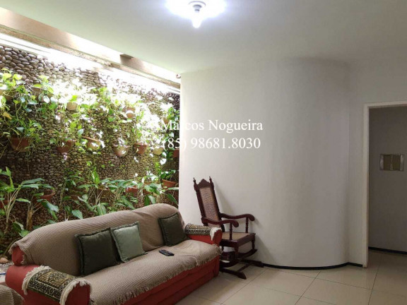 Imagem Casa com 4 Quartos à Venda, 279 m²em Vila União - Fortaleza