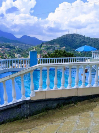 Imagem Casa com 3 Quartos à Venda, 242 m²em Fazendinha - Teresópolis
