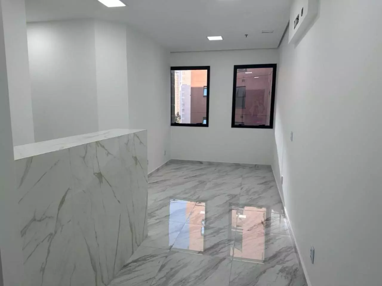 Imagem Sala Comercial à Venda ou Locação, 74 m²em Vila Olímpia - São Paulo Imagem Sala Comercial à Venda ou Locação, 74 m²em Vila Olímpia - São Paulo