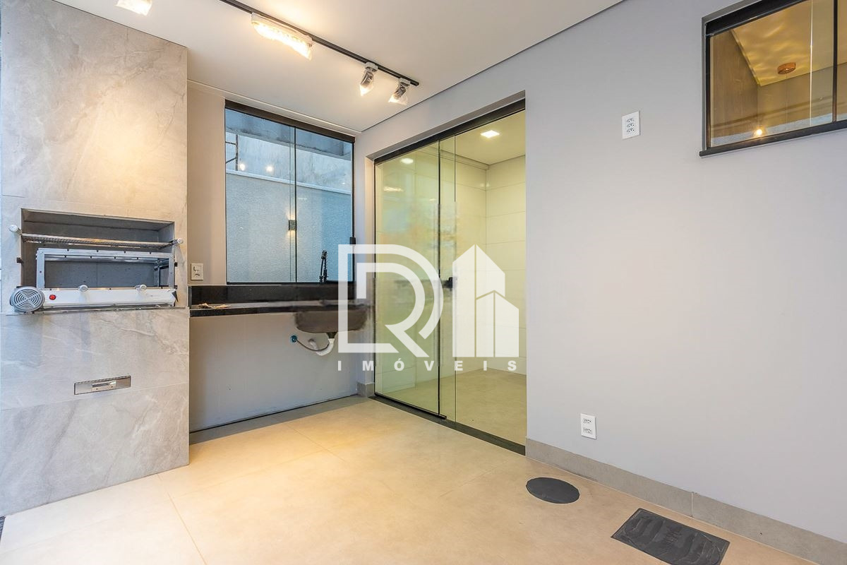 Imagem Casa com 4 Quartos à Venda, 285 m² em Guará II - Brasília Imagem Casa com 4 Quartos à Venda, 285 m² em Guará II - Brasília