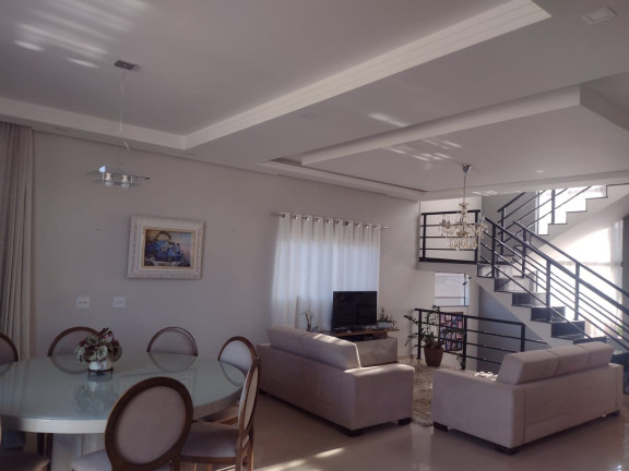 Imagem Casa com 5 Quartos à Venda, 350 m² em Centro - Poços de Caldas Imagem Casa com 5 Quartos à Venda, 350 m² em Centro - Poços de Caldas