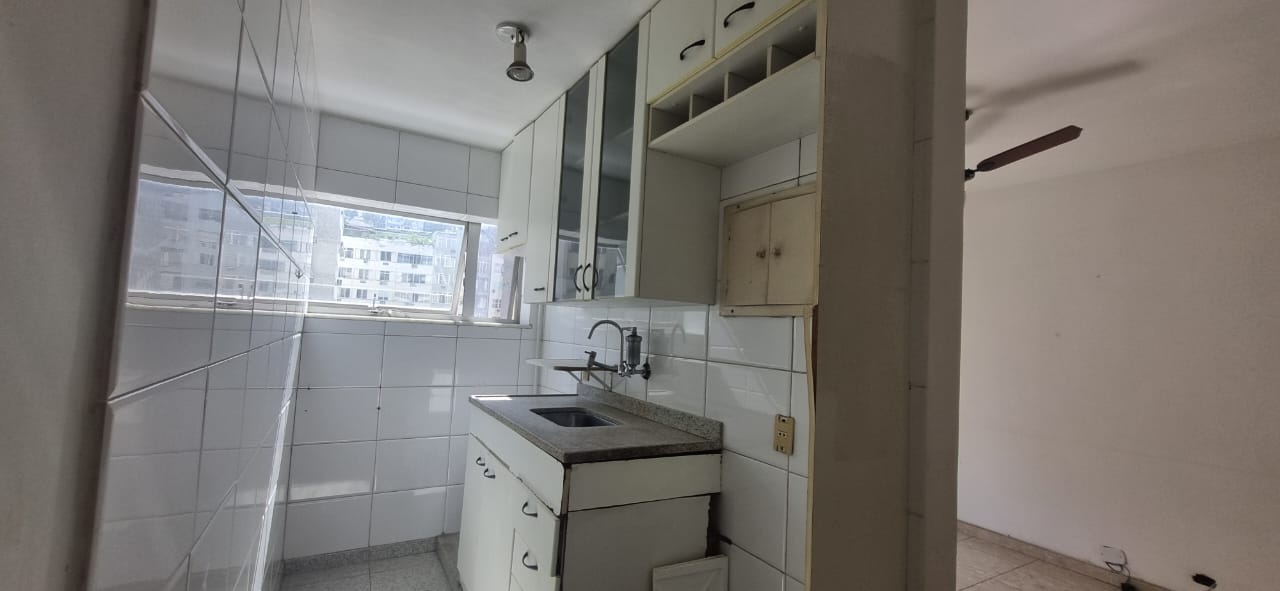 Imagem Apartamento com 1 Quarto à Venda, 50 m²em Copacabana - Rio de Janeiro Imagem Apartamento com 1 Quarto à Venda, 50 m²em Copacabana - Rio de Janeiro