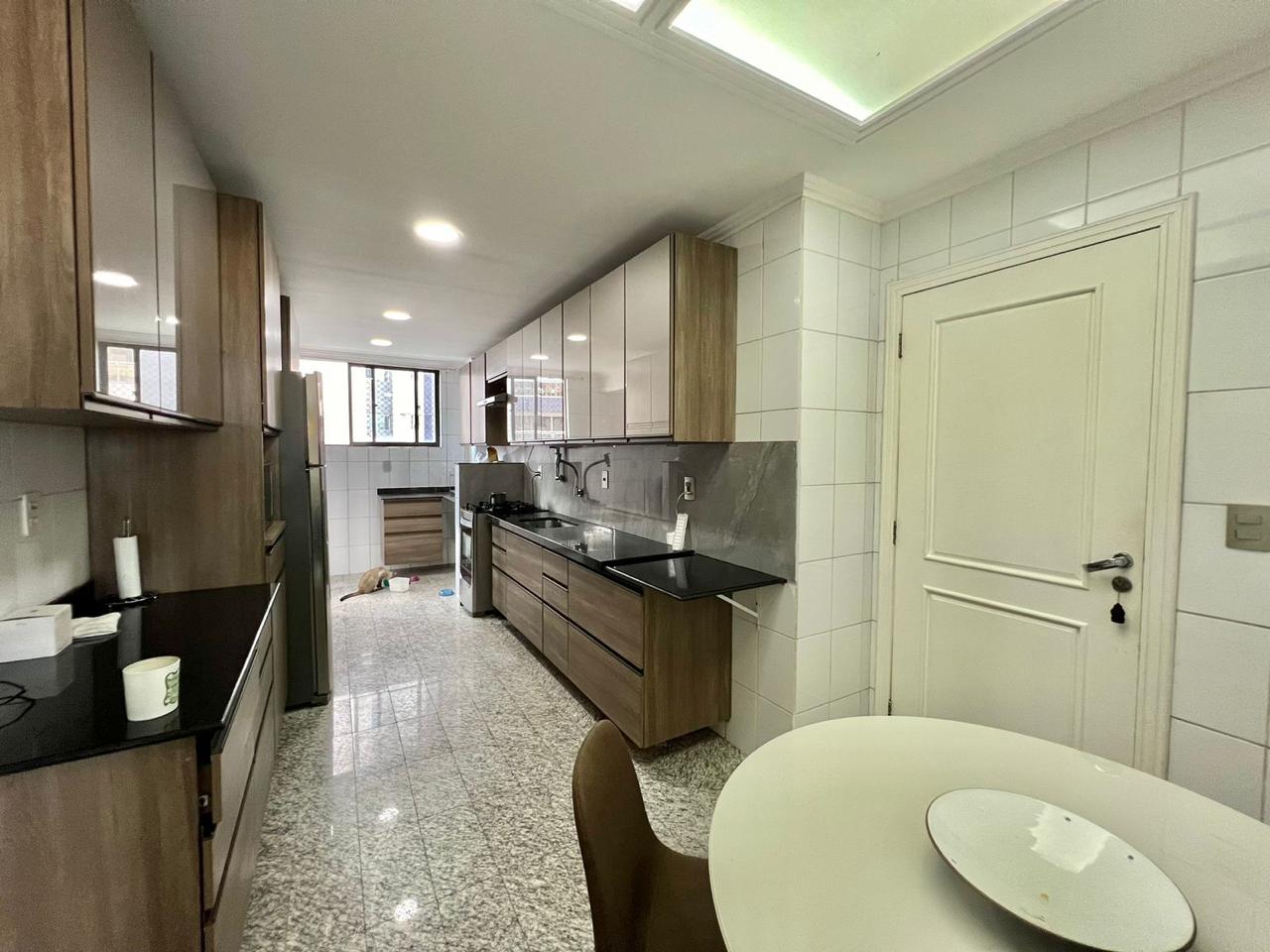 Imagem Apartamento com 3 Quartos para Alugar, 135 m²em Umarizal - Belém