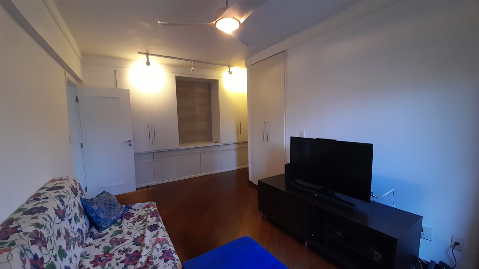 Imagem Apartamento com 3 Quartos à Venda, 208 m²em Cambuí - Campinas Imagem Apartamento com 3 Quartos à Venda, 208 m²em Cambuí - Campinas