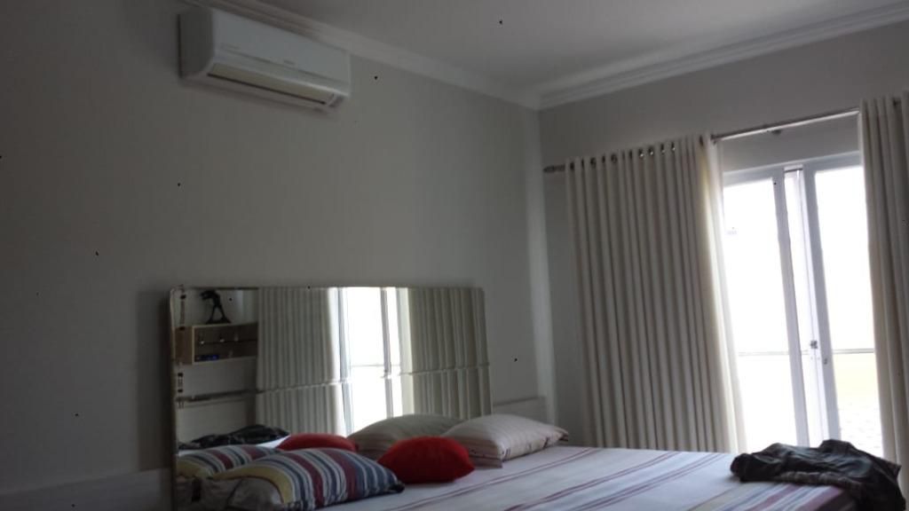 Imagem Sobrado com 5 Quartos à Venda, 252 m²em Manuel Dias Branco - Fortaleza