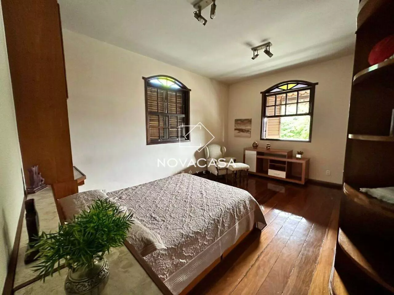 Imagem Casa com 5 Quartos à Venda, 625 m² em Santa Branca - Belo Horizonte Imagem Casa com 5 Quartos à Venda, 625 m² em Santa Branca - Belo Horizonte