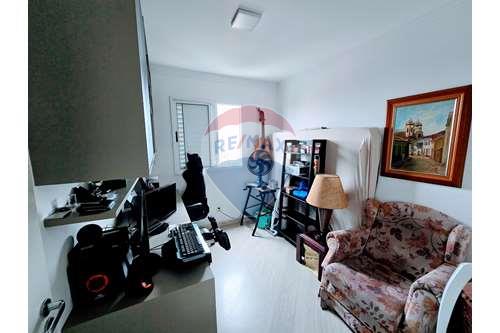 Imagem Apartamento com 3 Quartos à Venda, 91 m²em Vila Sanches - São José dos Campos